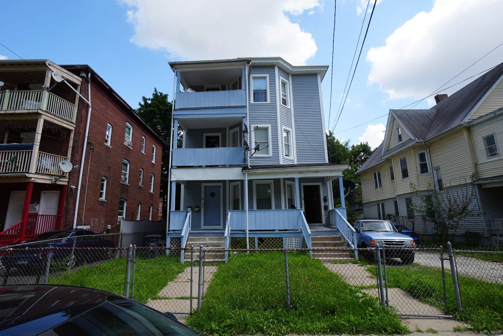 Fantastic 3 Family Home Prime Investment Opportunity Near Downtown Hartford !