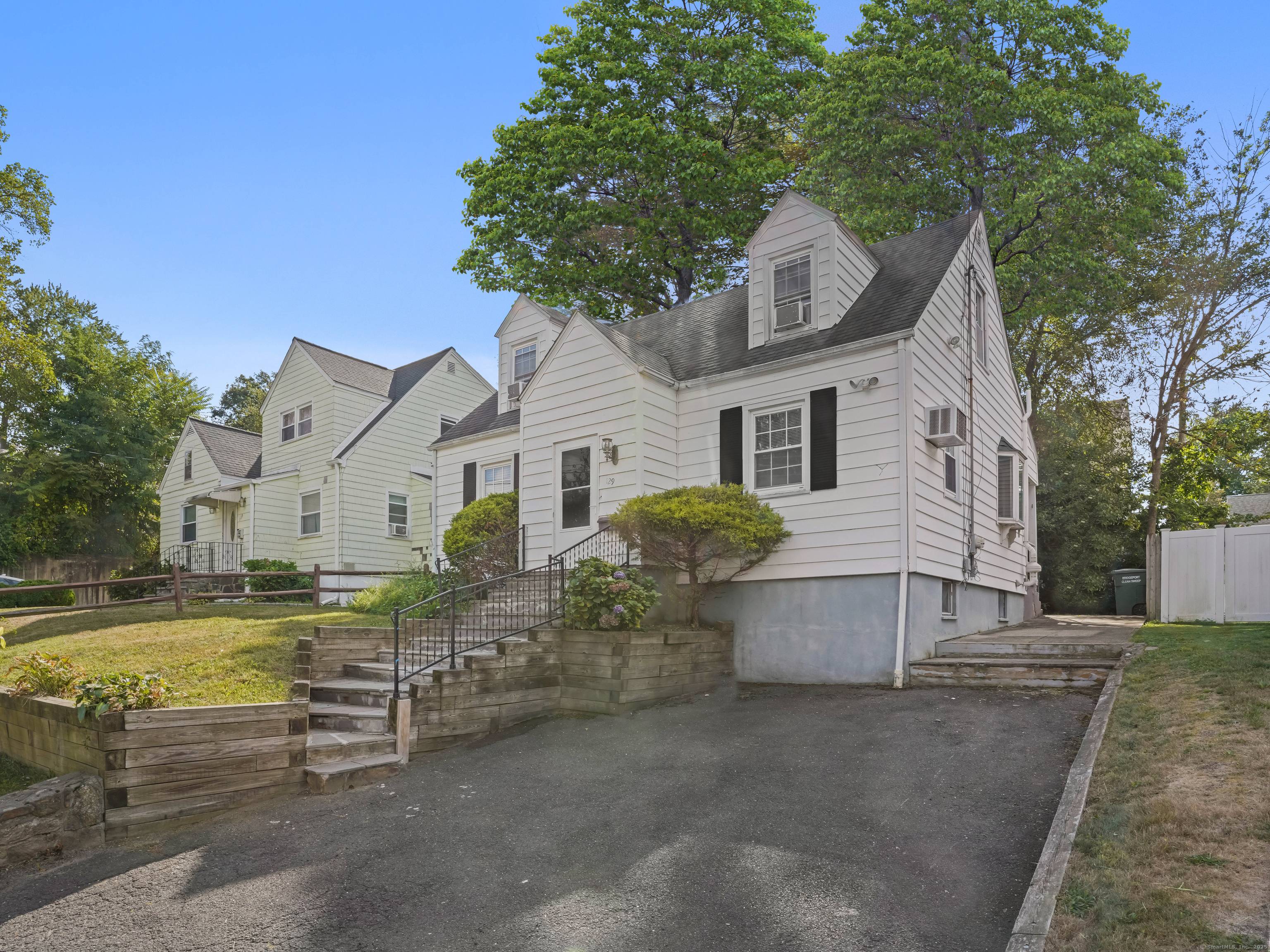 Welcome to 129 Ashton St !