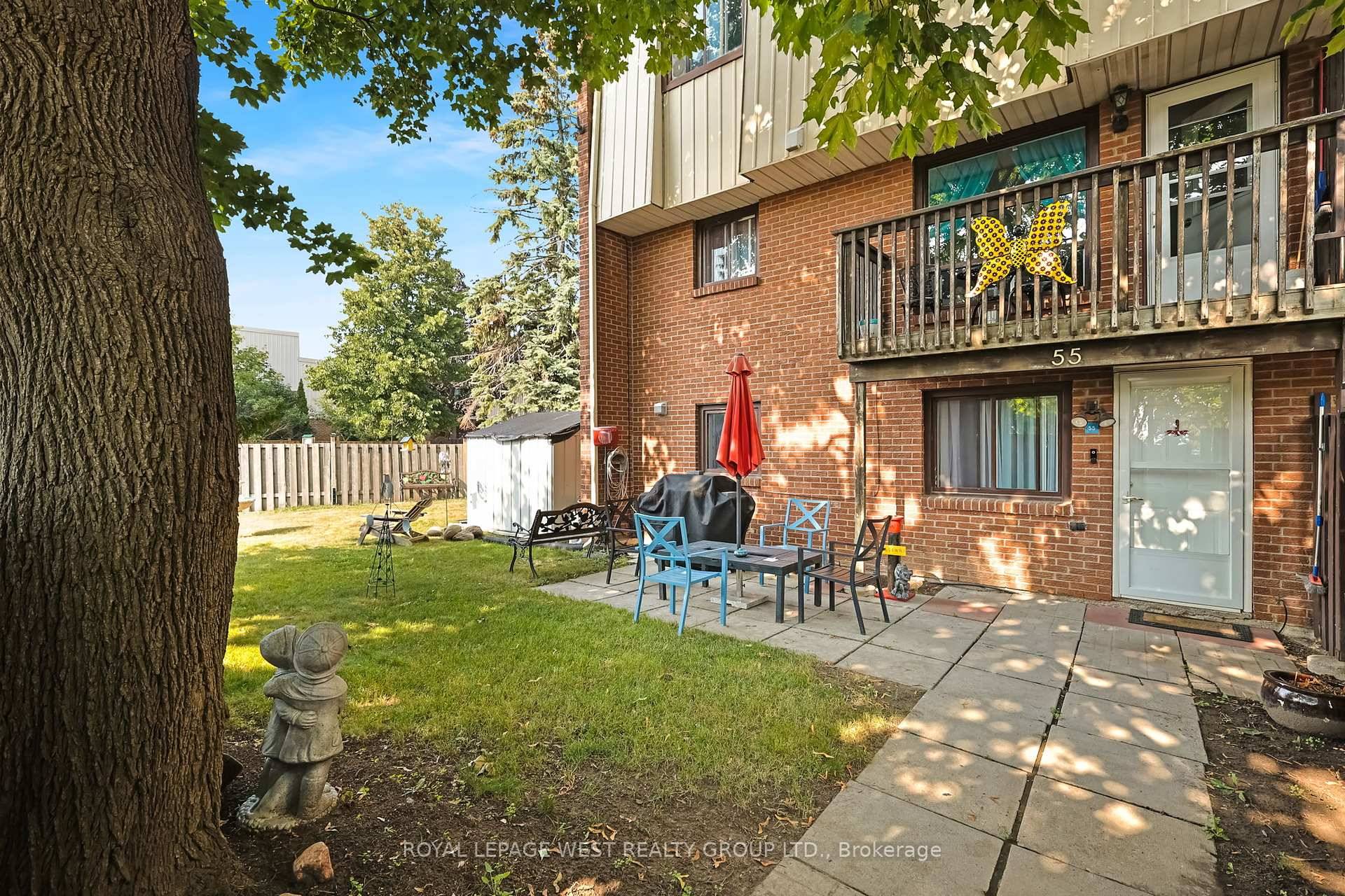 Welcome to 55 1100 Oxford Street in Oshawa's Lakeview community a bright and spacious end unit condo townhouse featuring 3 1 bedrooms, 1 bath, a finished walk out basement, and ...