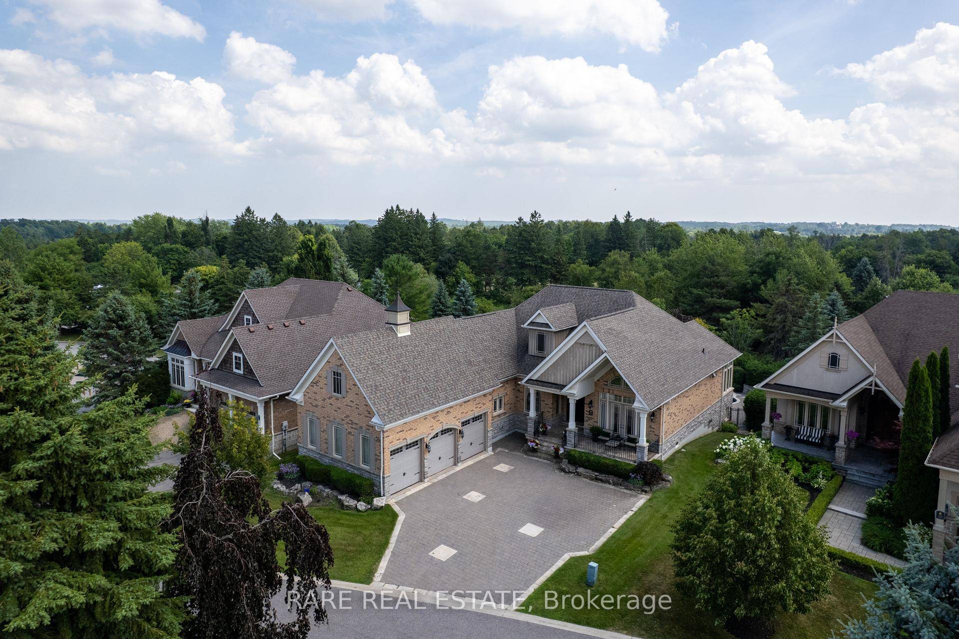 Welcome to King ValleyEstates an exclusive gated enclave steps the renowned King Valley Golf Club.
