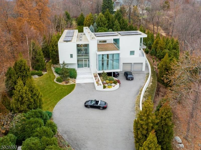 Penobscott Pl Franklin Lakes Boro New Jersey Single-Family