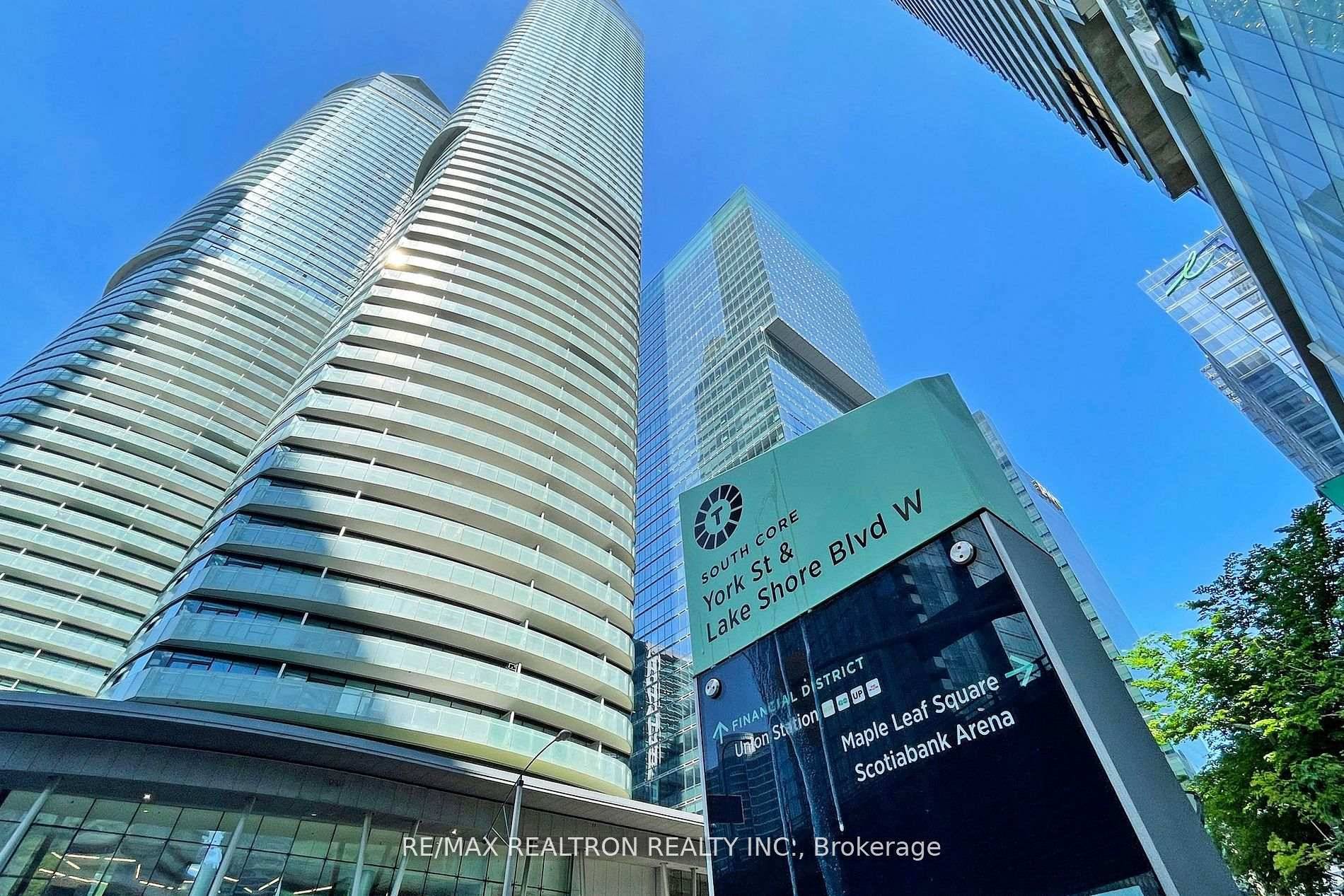 A Must See Unit ! Don't miss this spectacular opportunity to live in the highly sought after Ice Condos !