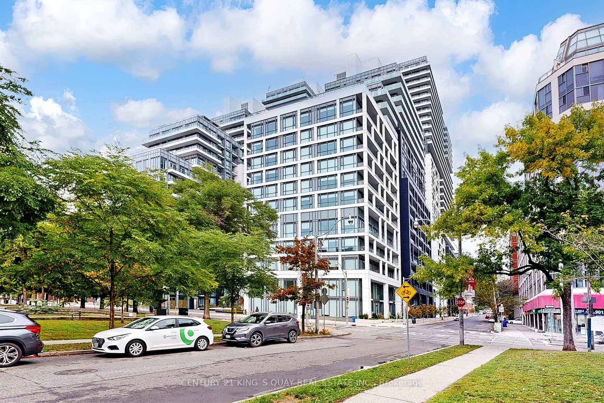 Luxury living awaits in this stunning 2 bedroom, 2 bathroom south east corner suite at Time and Space Condos, featuring panoramic views of Lake Ontario and the Toronto skyline.