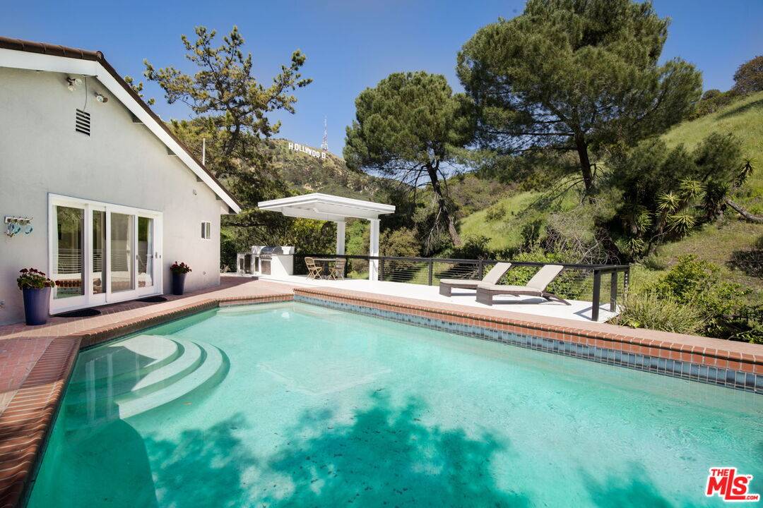 3206 Canyon Lake Dr 4BR Hollywood Hills East La