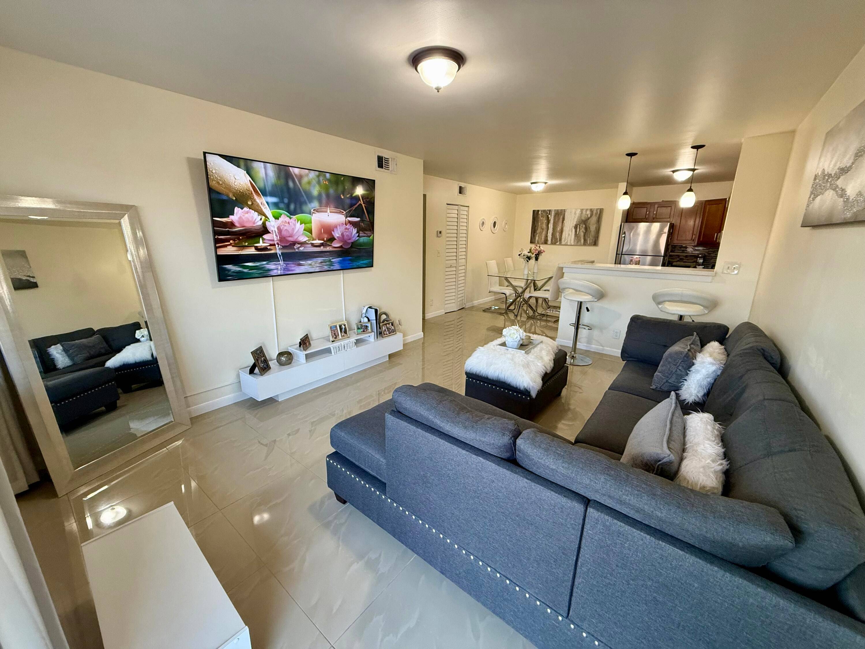 Welcome Home... to this bright spacious 2 Bedroom 2 Bathroom Condo located in the highly sough out community of Springs Park.