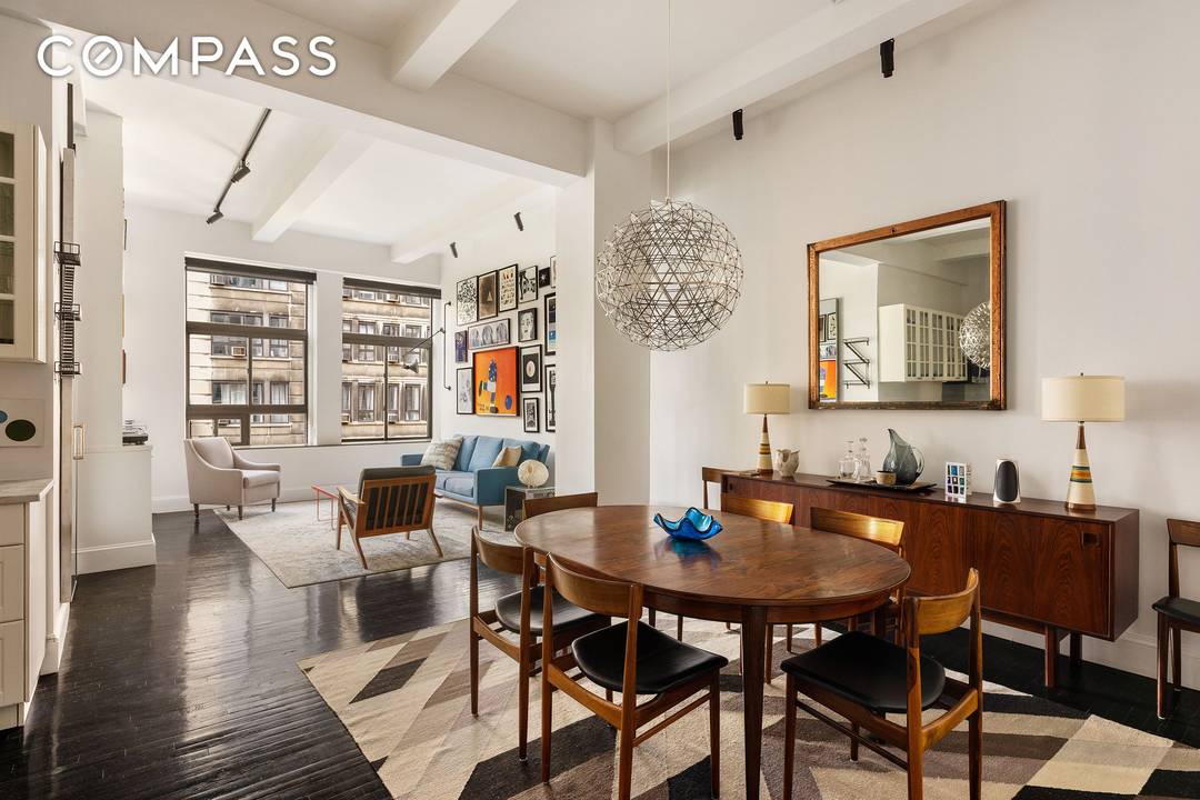 Residence 6H at 21 East 22nd Street is a perfectly proportioned, oversized south facing loft with 11 foot ceilings and exceptional natural light.
