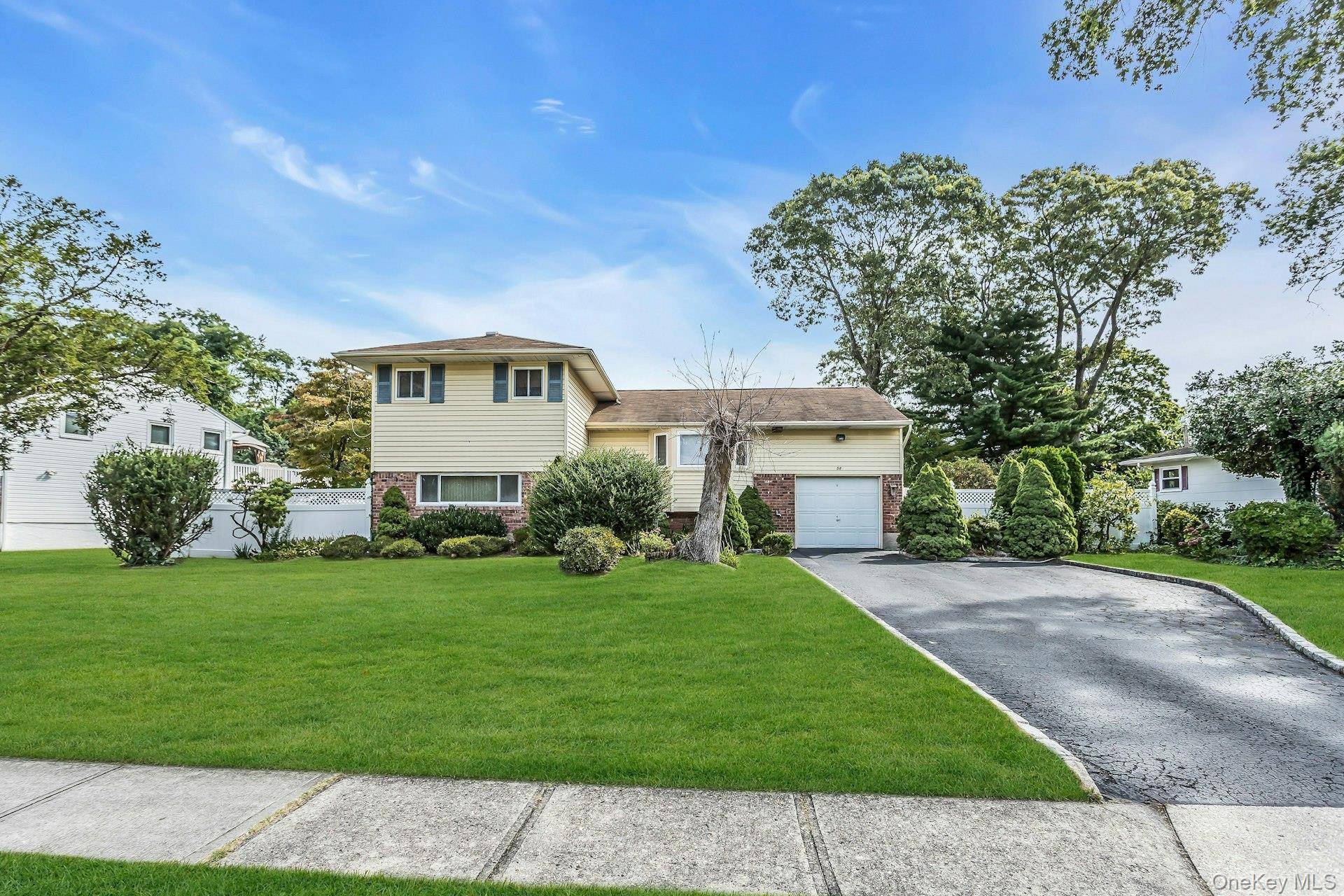 Spacious Split in Smithtown situated on.