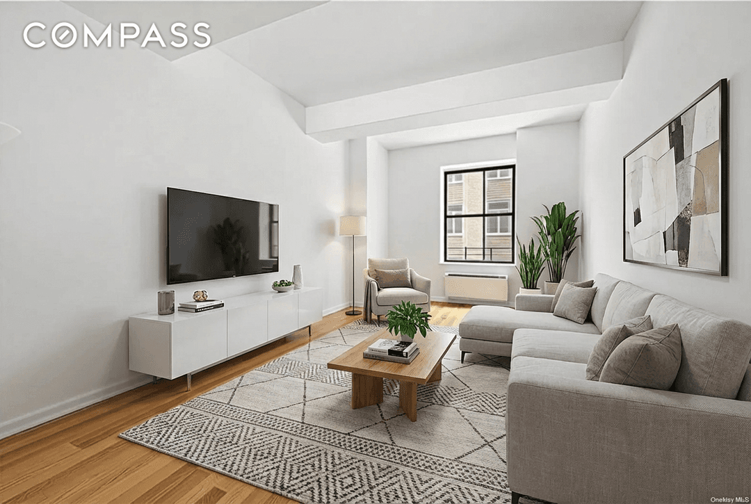 Spacious 660 SF luxury condo loft with soaring 10.