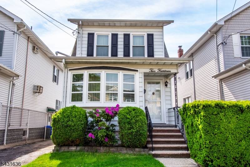 Charming colonial home in the heart of North Arlington.