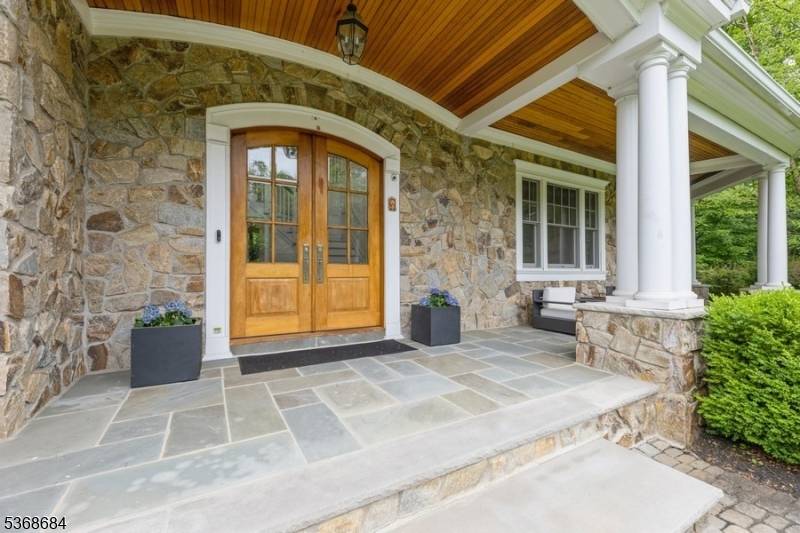 Bridle Way Saddle River Boro New Jersey Single-Family