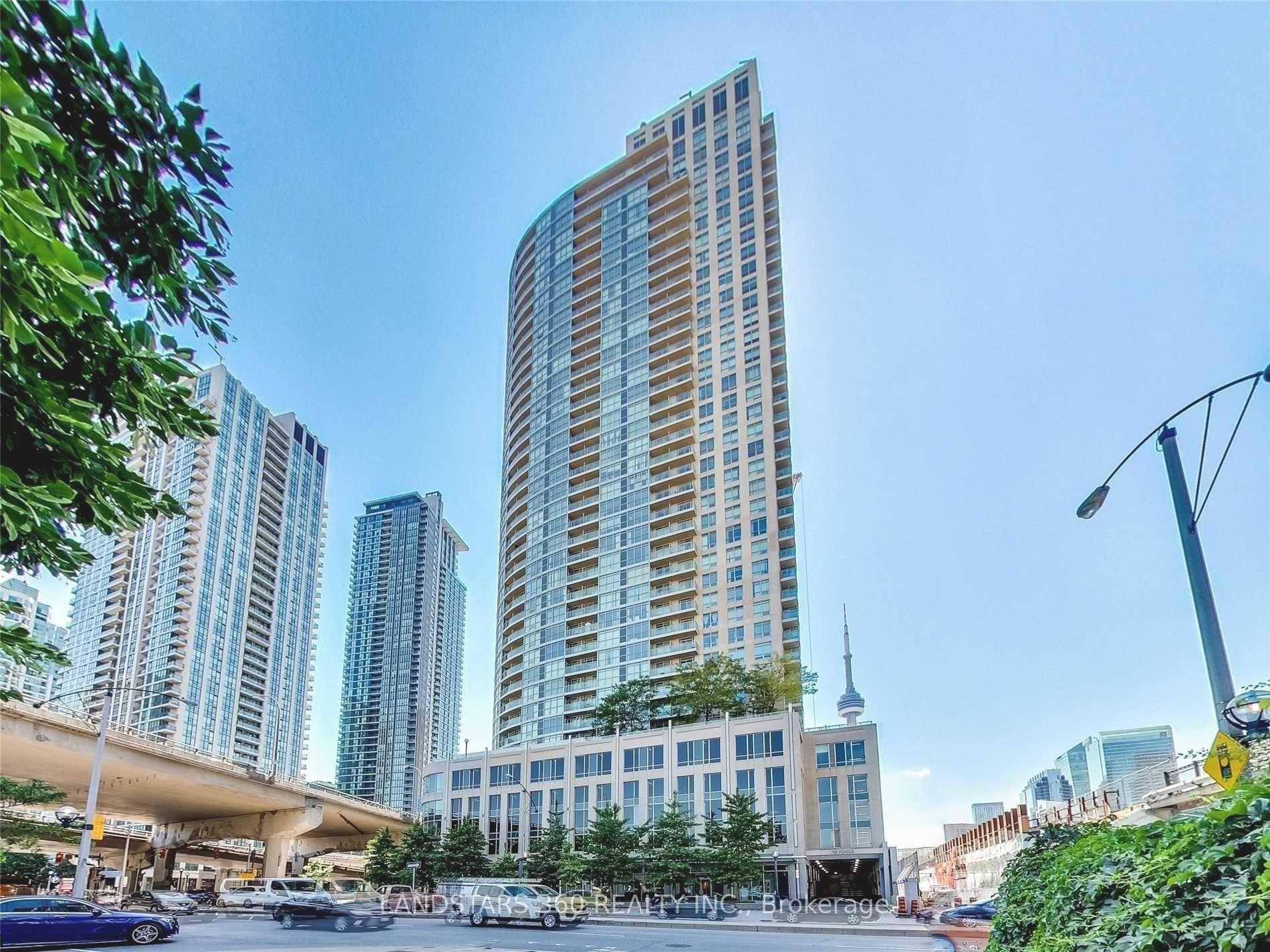 A Decent Bachelor Unit In The Heart Of City, Financial District, Theater amp ; Waterfront Ttc At Door Subway amp ; Go Train Within Walking Distance, Scotia Arena, Rogers Centre, ...