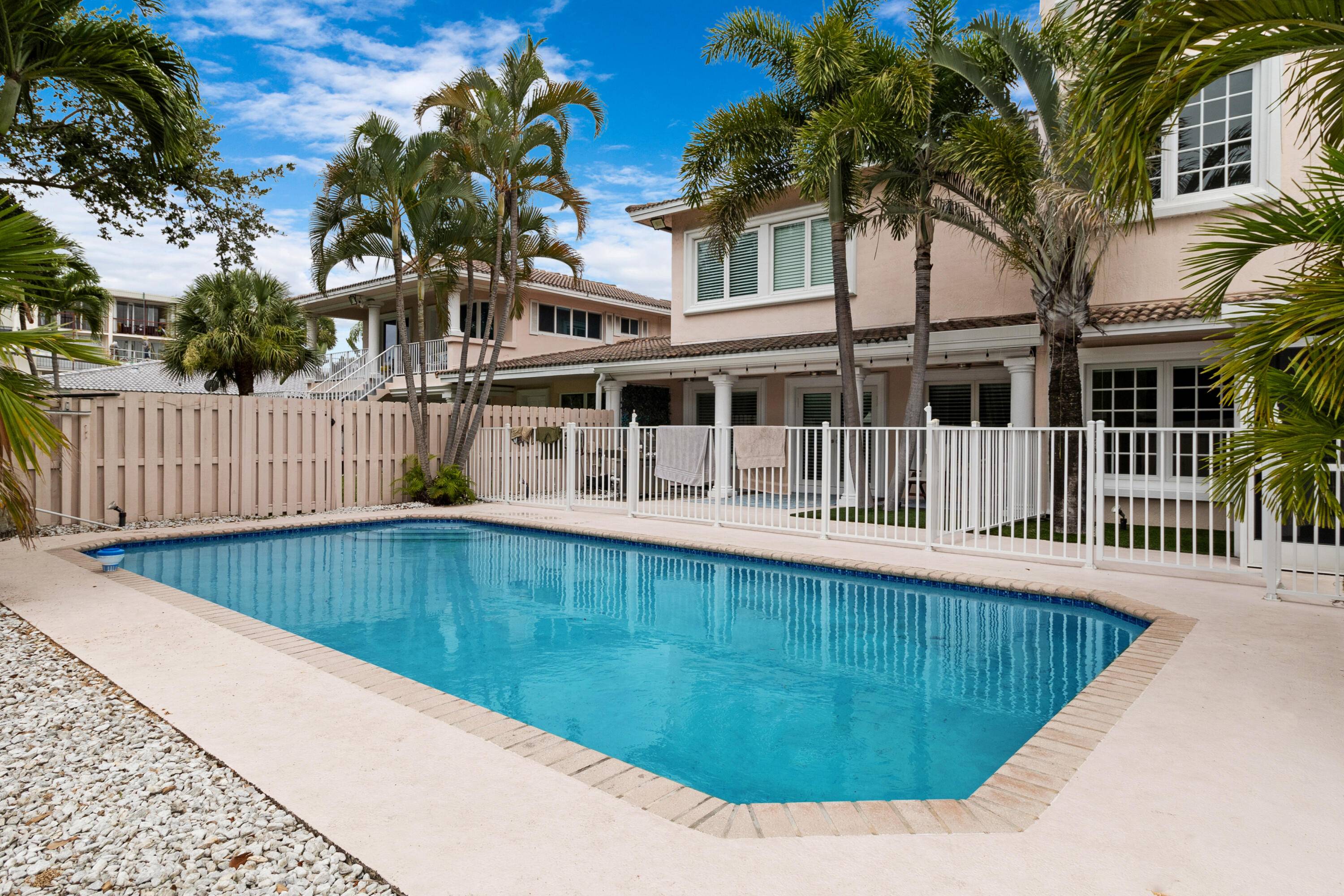 SELLER FINANCING AVAILABLE 5 UNITS 4 5 CAN BE COMBINED !