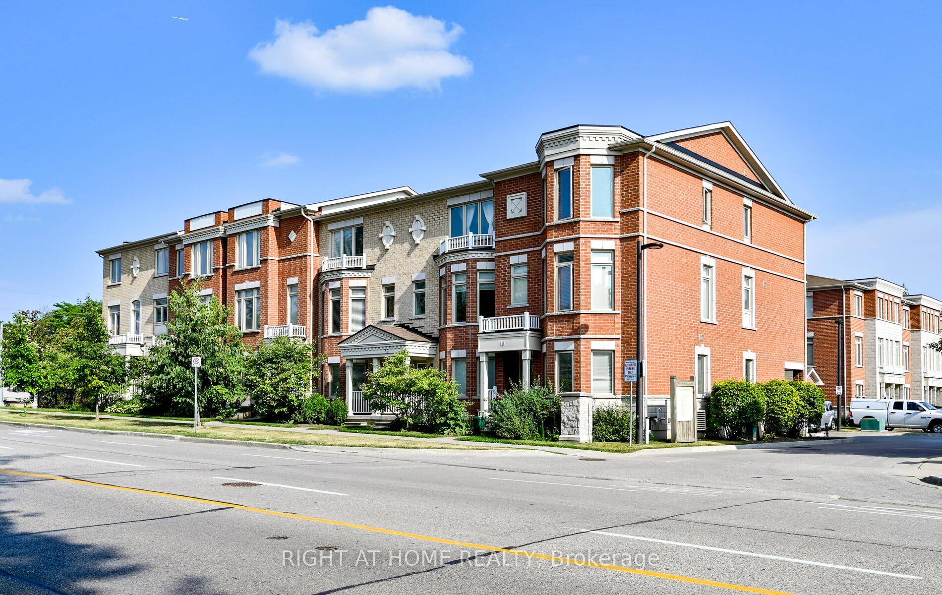 Welcome to This Bright amp ; Elegant Pickering Townhome Stylish and thoughtfully designed, this beautifully appointed three bedroom home offers a spacious family room filled with natural light and an ...
