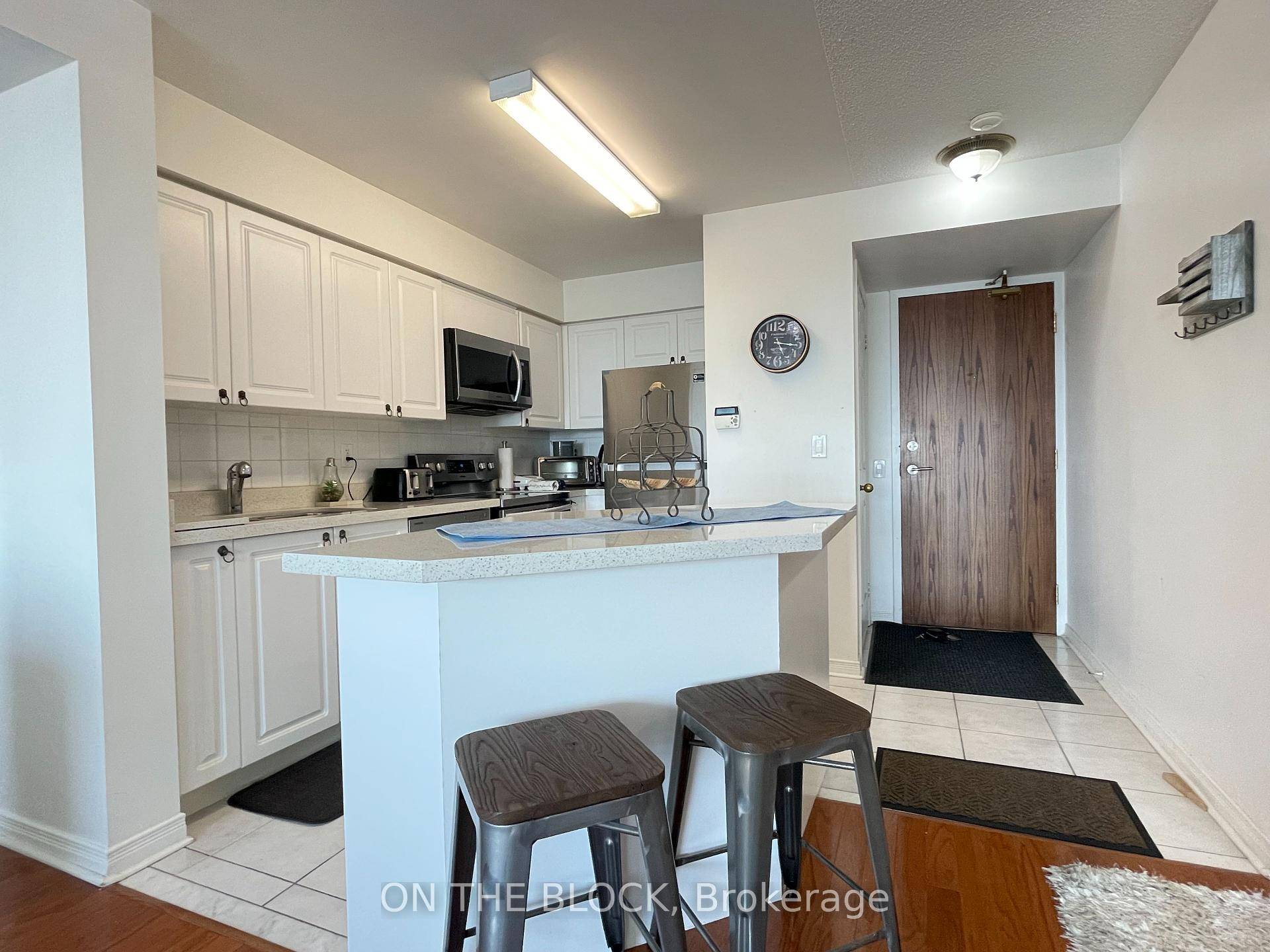 Ready to Move In ! Welcome to 23 Oneida Cres.