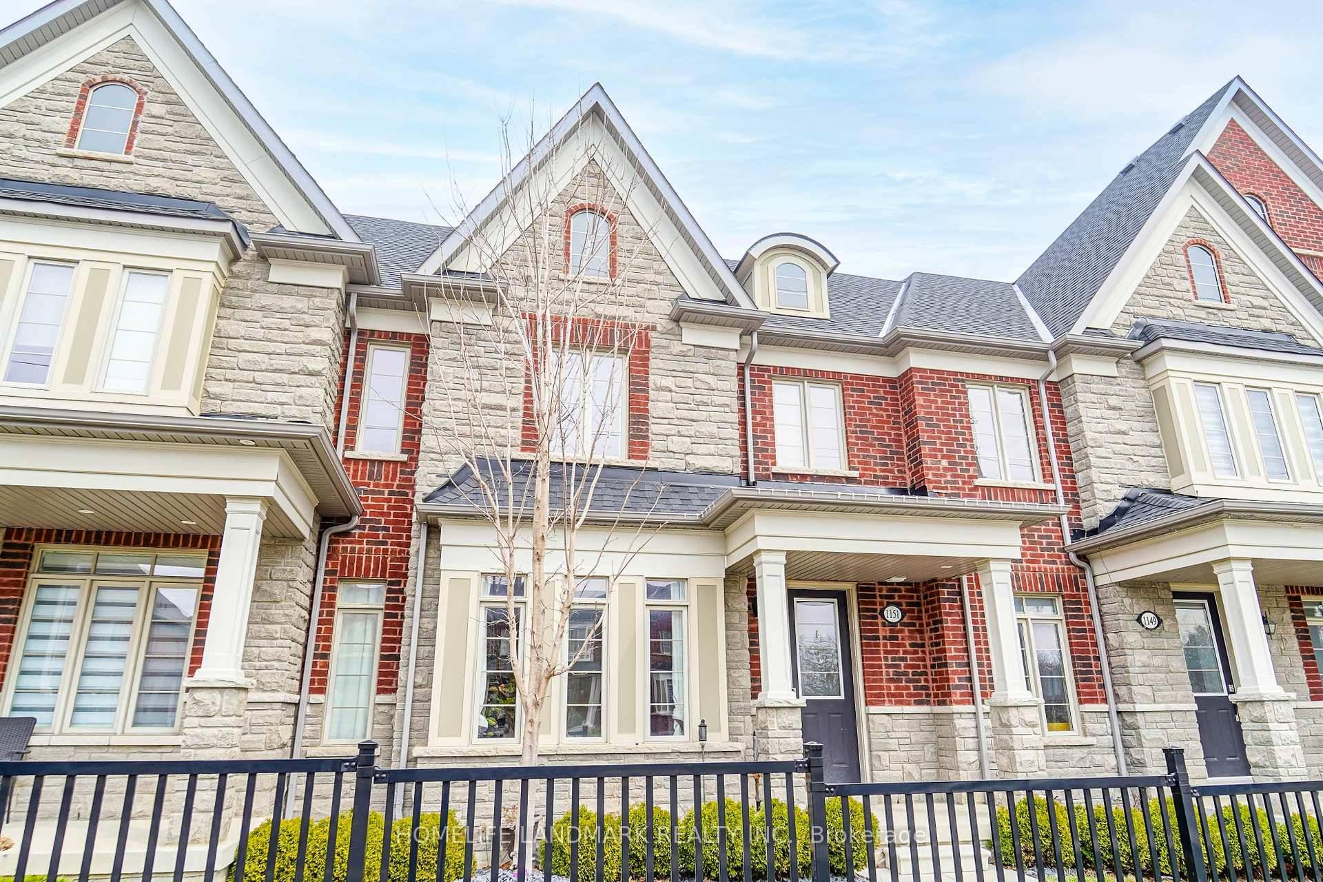 Modern 3 Bedroom, 3 Bath Executive Townhouse in Northwest Ajax Welcome to this beautifully appointed executive townhouse, ideally situated in the highly desirable Northwest Ajax community.