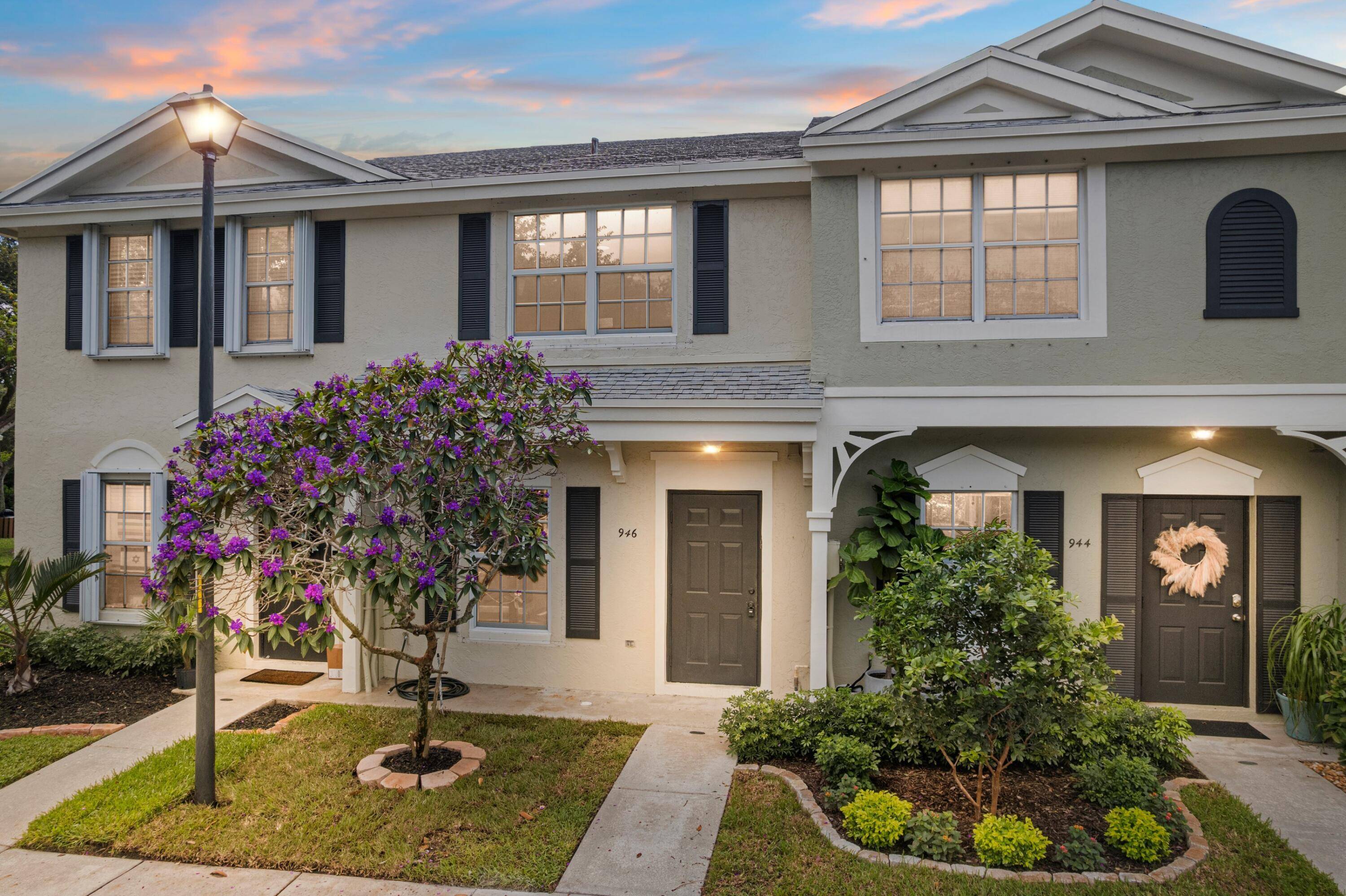 ABSOLUTELY GORGEOUS FULLY RENOVATED TOWNHOUSE PRESTIGIOUS KOKOMO KEY BREATHTAKING INTRACOASTAL VIEWS QUICK WALK TO POOL 2 Stories Bright Open Floor Plan Freshly Painted LED Recessed Lighting Stunning Eat In Kitchen ...