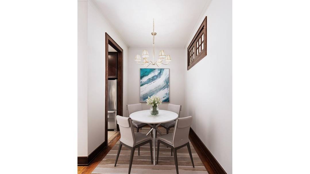 Prewar elegance meets contemporary sophistication in this beautifully renovated two bedroom, two bath condominium residence on the Upper West Side.