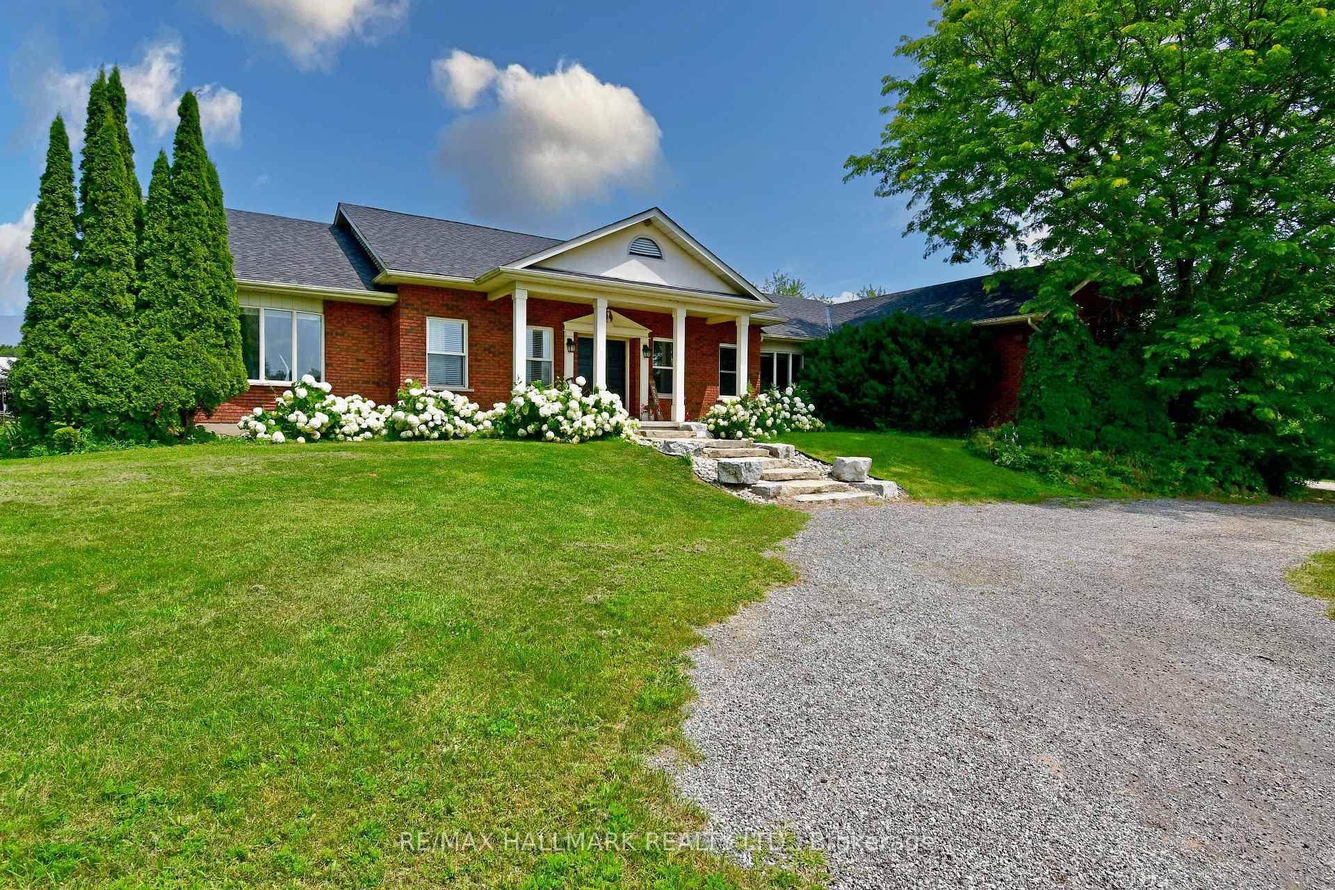 This beautiful and meticulously kept farm located only 20 km north of Whitby is conveniently located between Port Perry and Uxbridge.