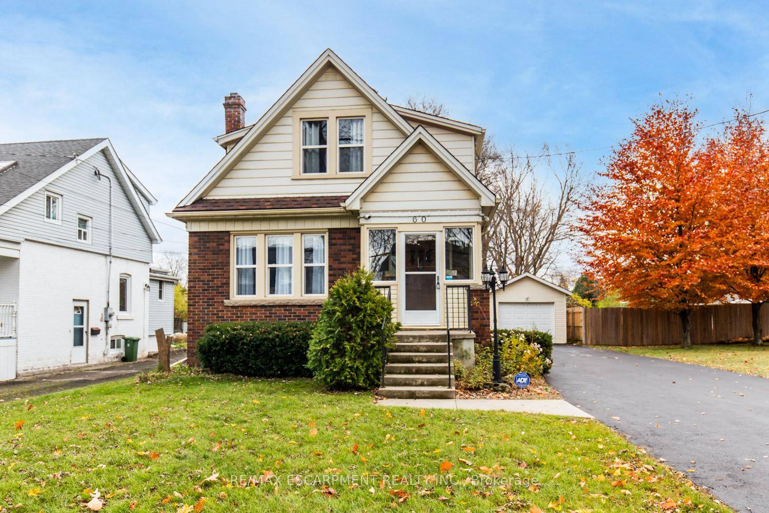 Charming 3 Bed, 2 Bath Stoney Creek Home with In Law Suite !