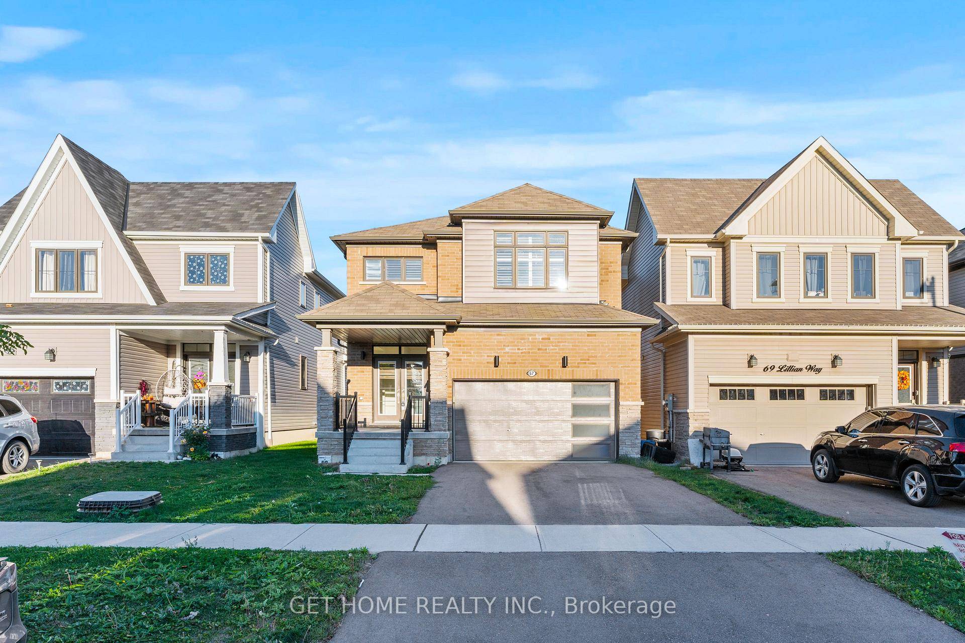 Luxury Living in Caledonia's Premier Community.