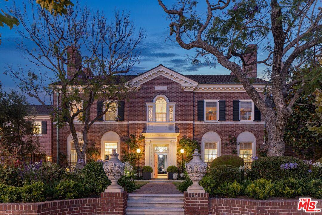 100 S Hudson Pl 6BR Mid Wilshire La