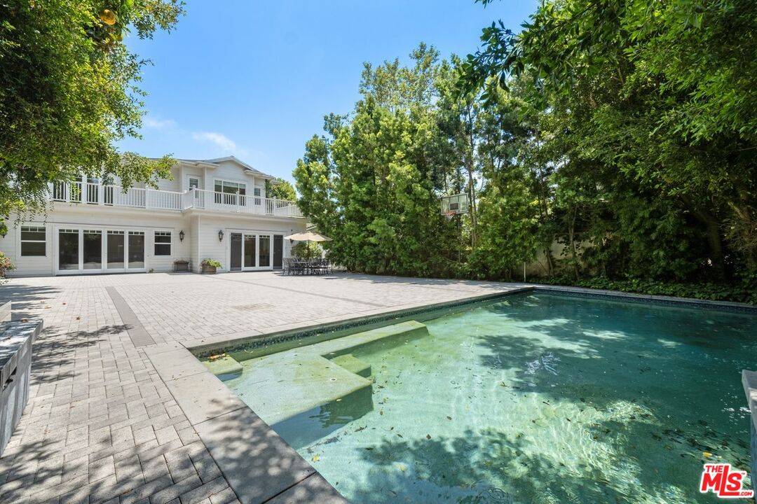 453 S Bentley Ave 5BR Brentwood La