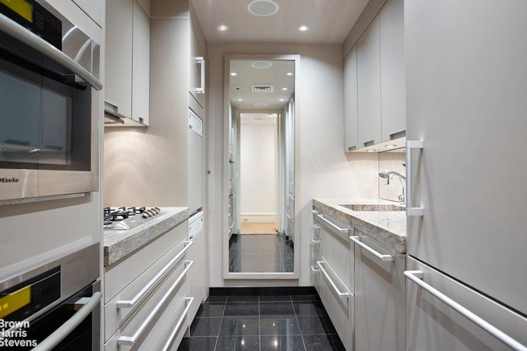 This sophisticated Manhattan residence is located in one of the New York City's most highly regarded Full Service White Glove Condominiums, 500 Park Tower Condominium.