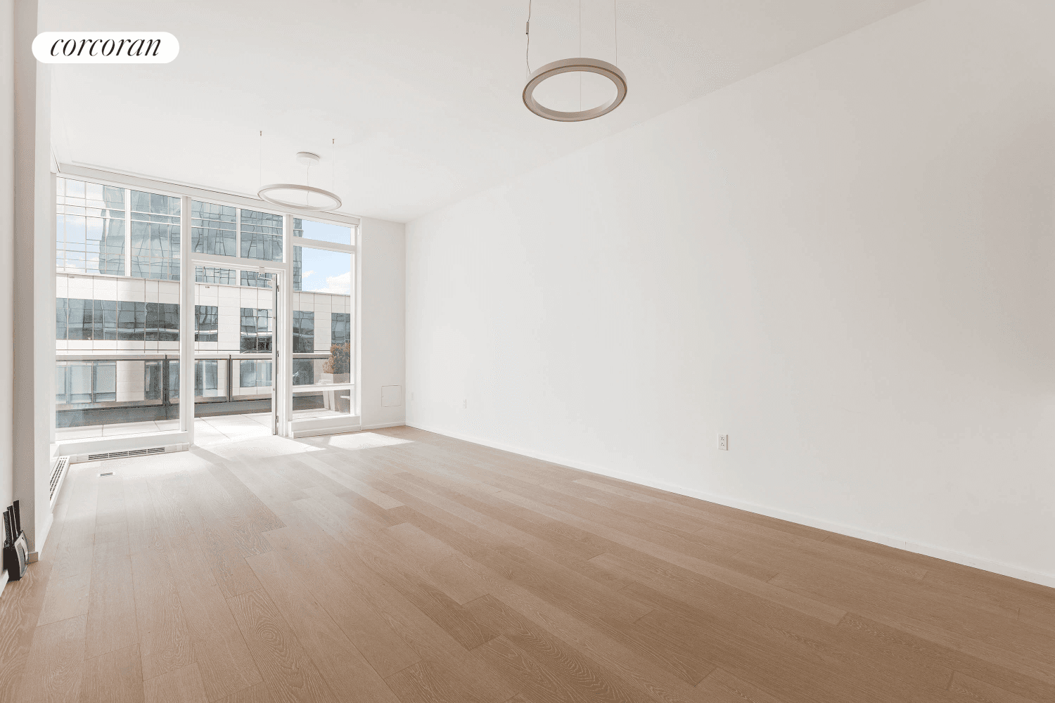 Welcome to 30 Riverside Boulevard, 20C, an exquisite one bedroom, one bathroom residence enjoys floor to ceiling windows overlooking a private terrace and views to the north and west.