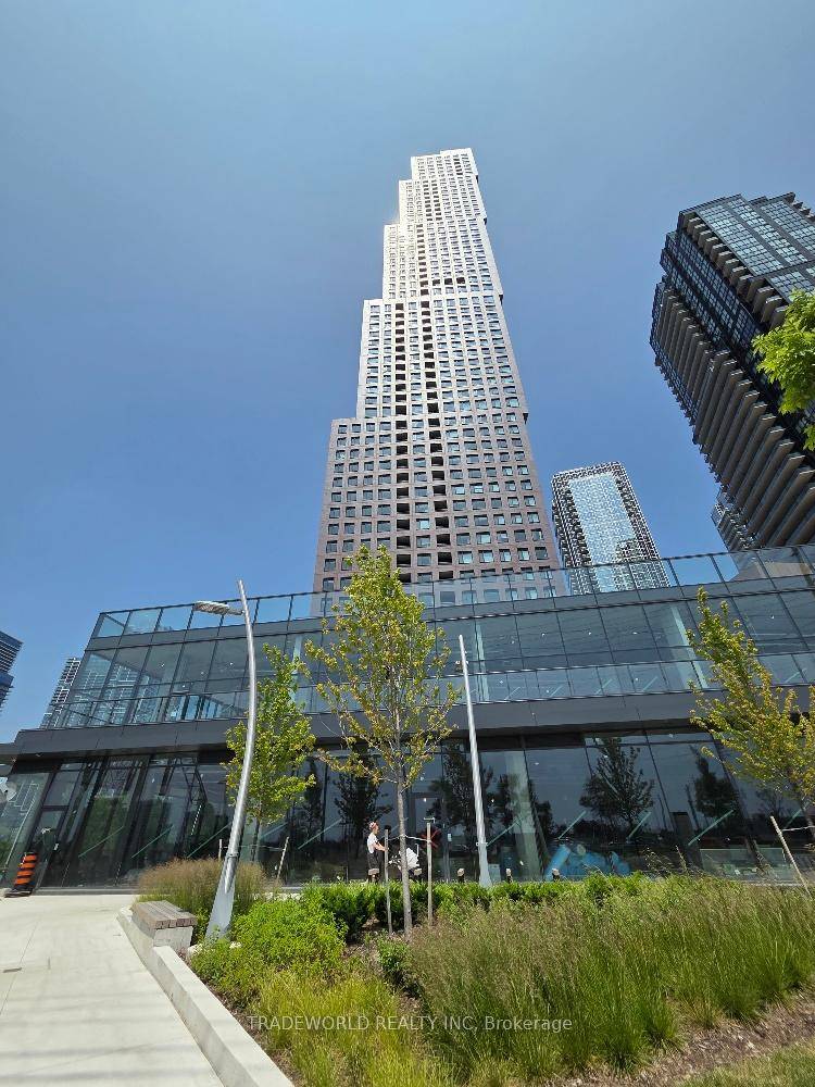 Brand New Spacious amp ; excellent Layout 1 Br den With 2 baths Unit Open Concept 9 Ft.