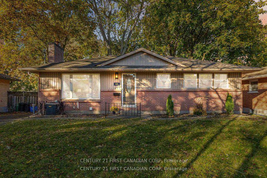 Beautifully Updated Byron Ranch with Private Lower Level potential granny suite with separate entrance amp ; Income Potential.