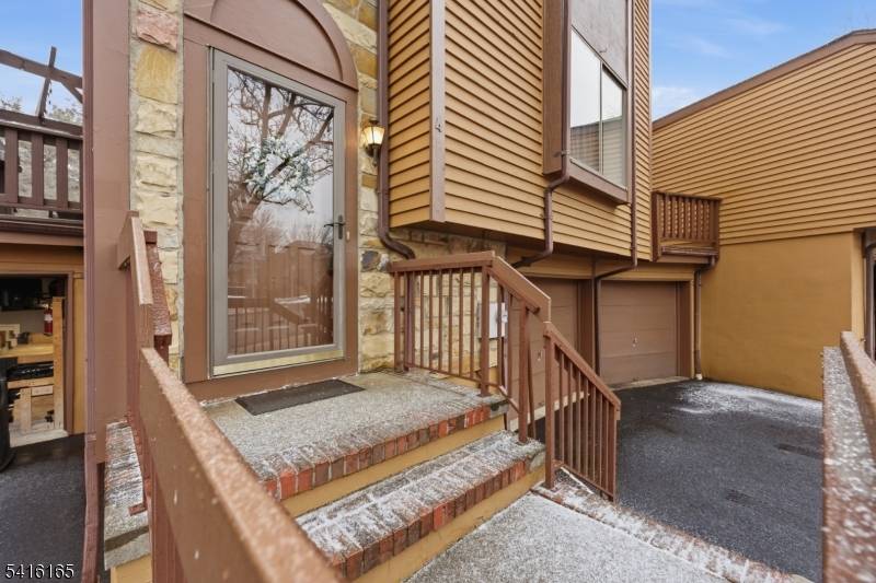 Welcome to the well sought out community at Townsquare Village in Rockaway, NJ !