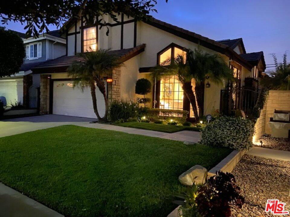 7517  W 81ST ST 4BR La