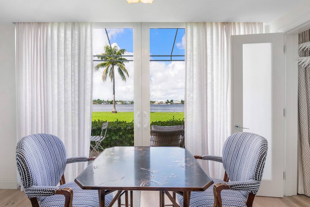 Like new, this mint 2 BR 2BA offers expansive direct Intracoastal views from every room.