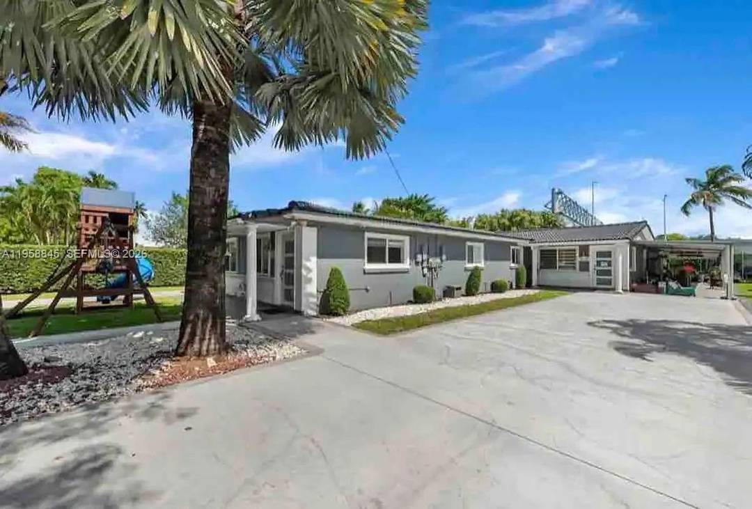 Amazing opportunity to own this fully renovated triplex in a highly centralized Miami location.