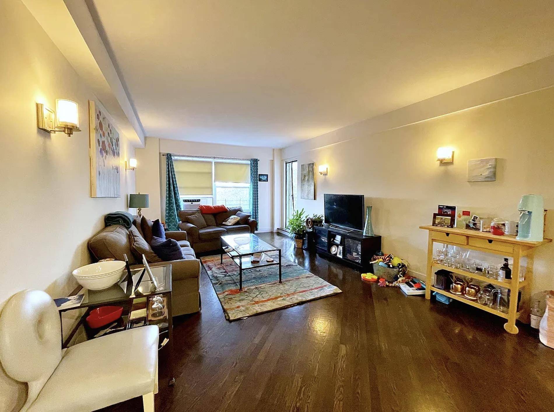 Spacious One Bedroom with Private Balcony Overlooking the Park amp ; East River Experience the charm of Yorkville in this extra large one bedroom apartment featuring a private balcony with ...