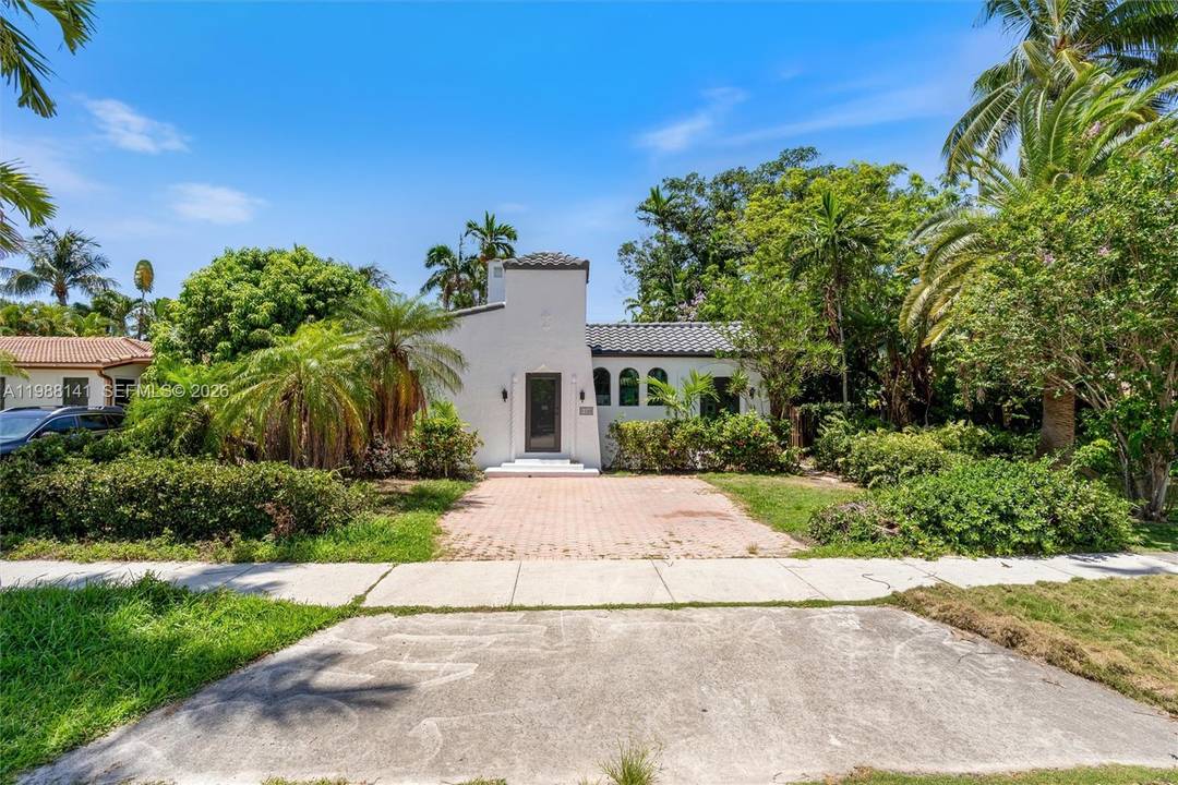 Strong opportunity in a desirable historic Hollywood neighborhood just minutes from the beach.