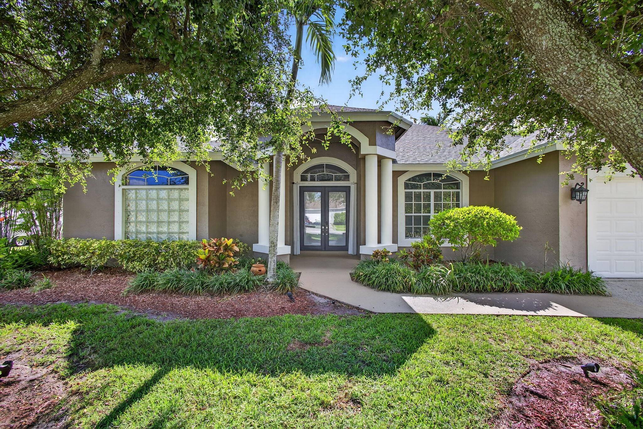 WOW ! NO HOA AND A BEAUTIFUL 4 3 POOL HOME !