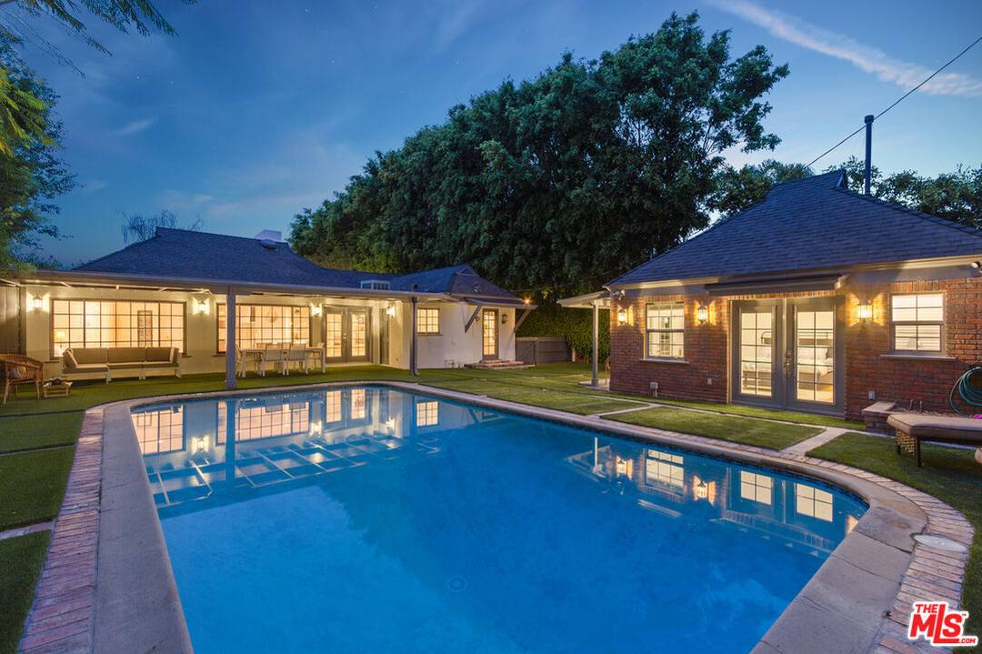 1526 San Vicente Blvd 4BR Santa Monica La