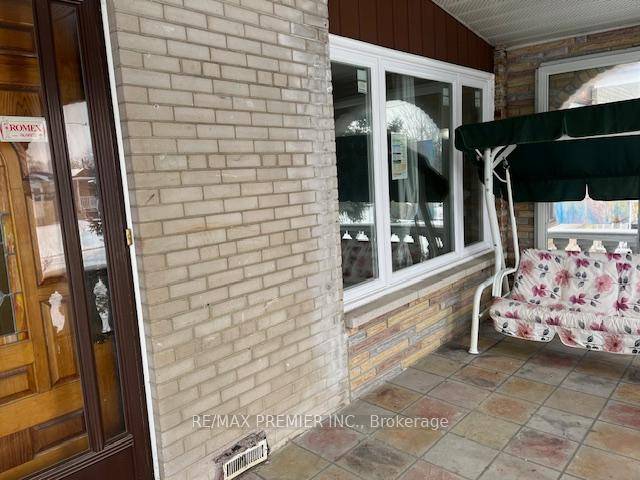Spacious 3 bedroom Den Main Floor for Lease Prime North York Location.