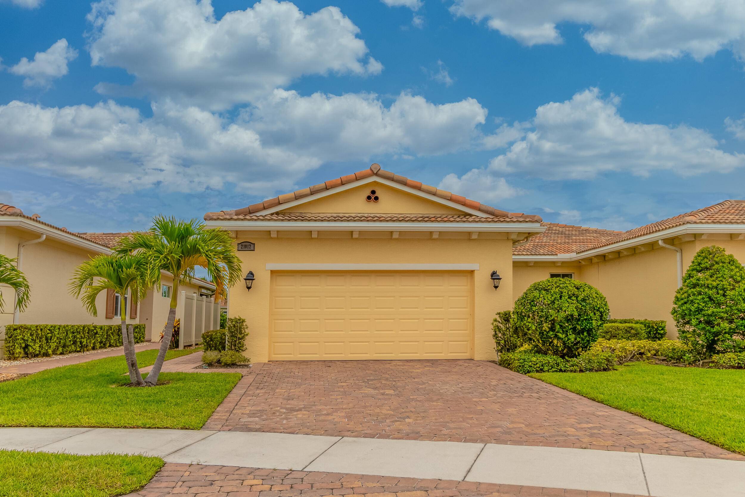 Charming Villa built in 2019 in the desirable community of PGA Village.