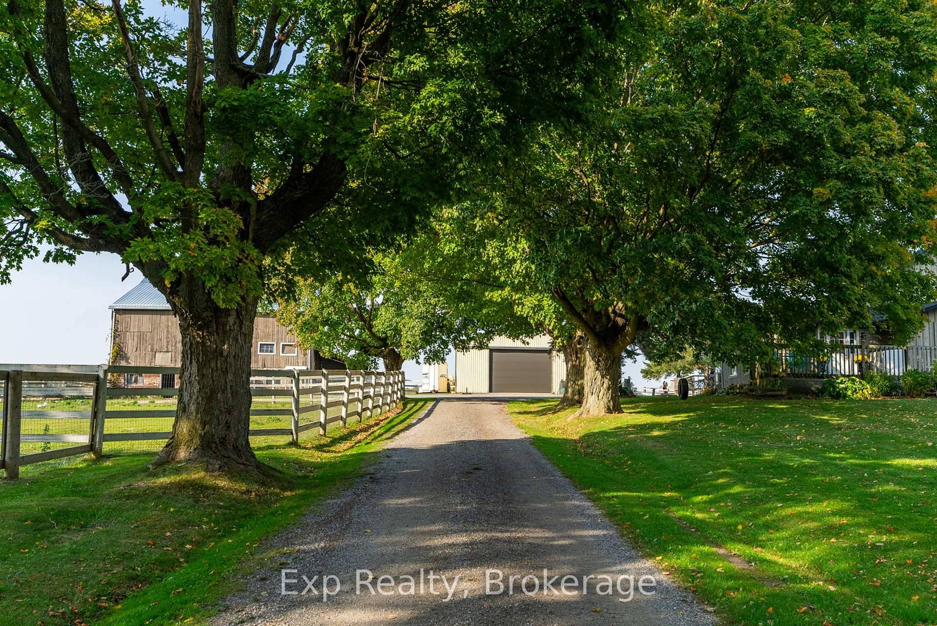 Escape to the Countryside Without Leaving Convenience Behind !