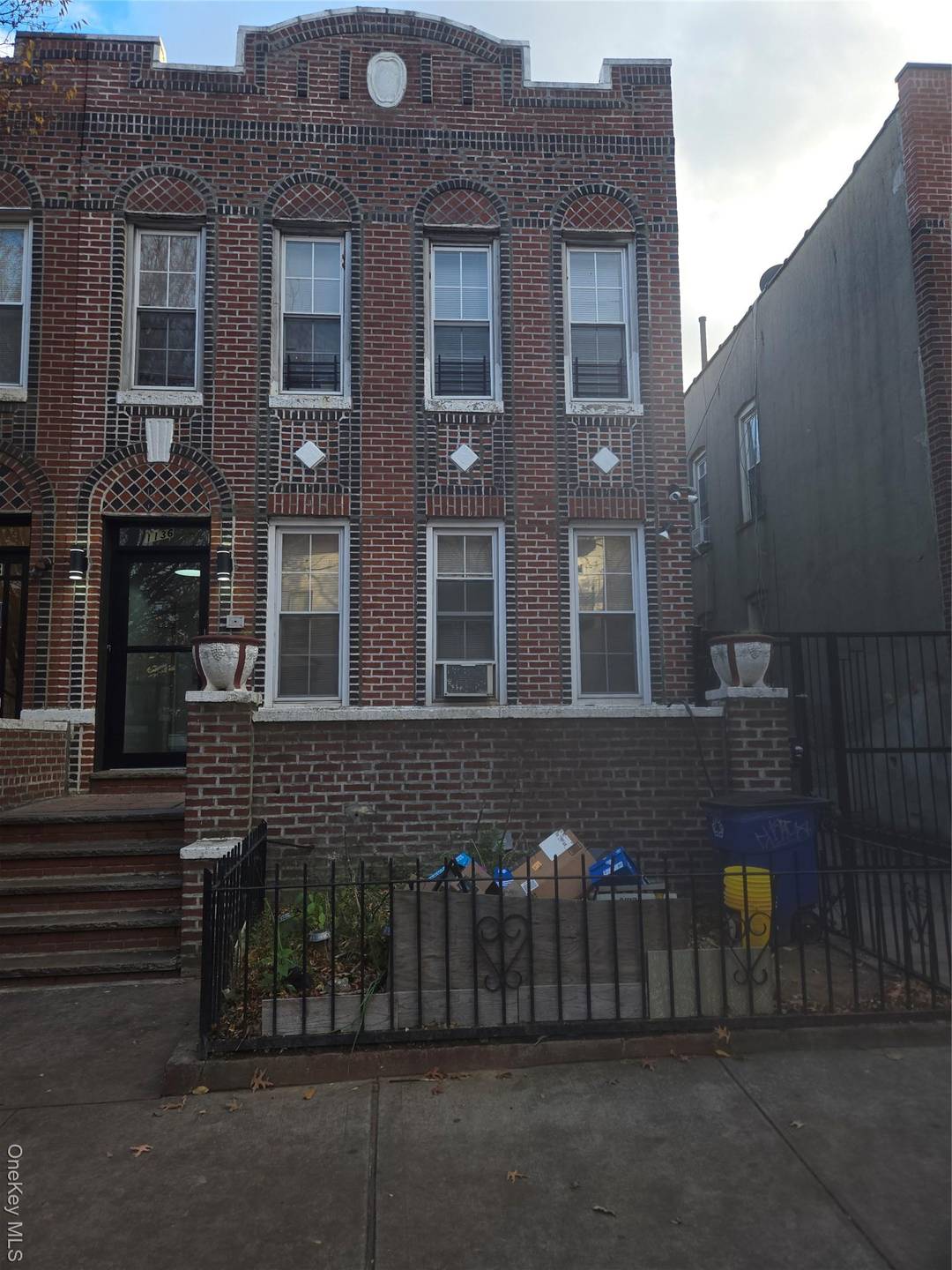 Prime Crown Heights Quadruplex for Sale Introducing a well maintained brick four family residence in the heart of Crown Heights, Brooklyn.