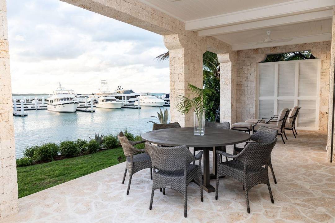 BRILAND CLUB & MARINA Condo Harbour-Island Eleuthera