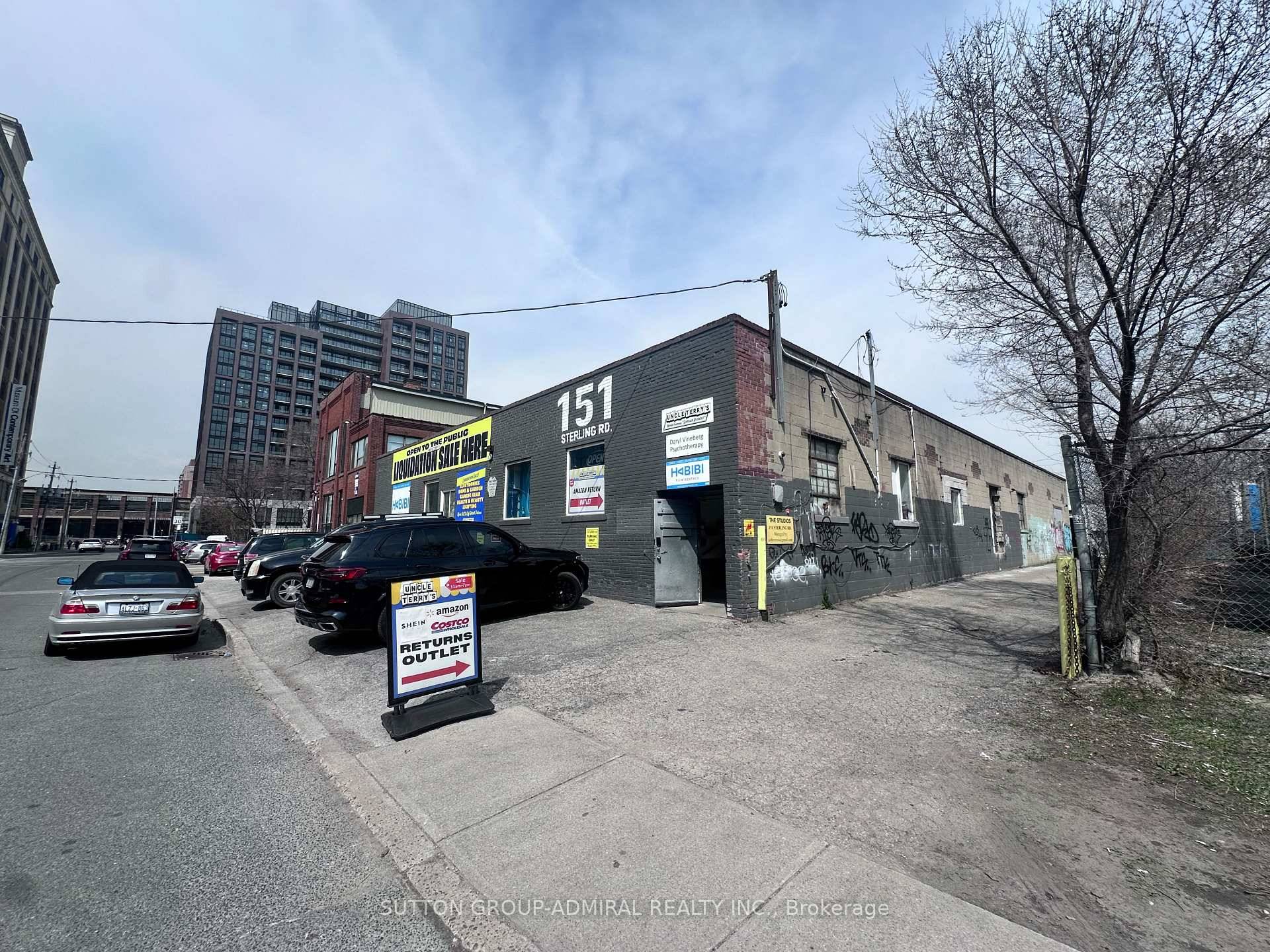 Rarely Available Studio Space located in the heart of Dufferin Grove.