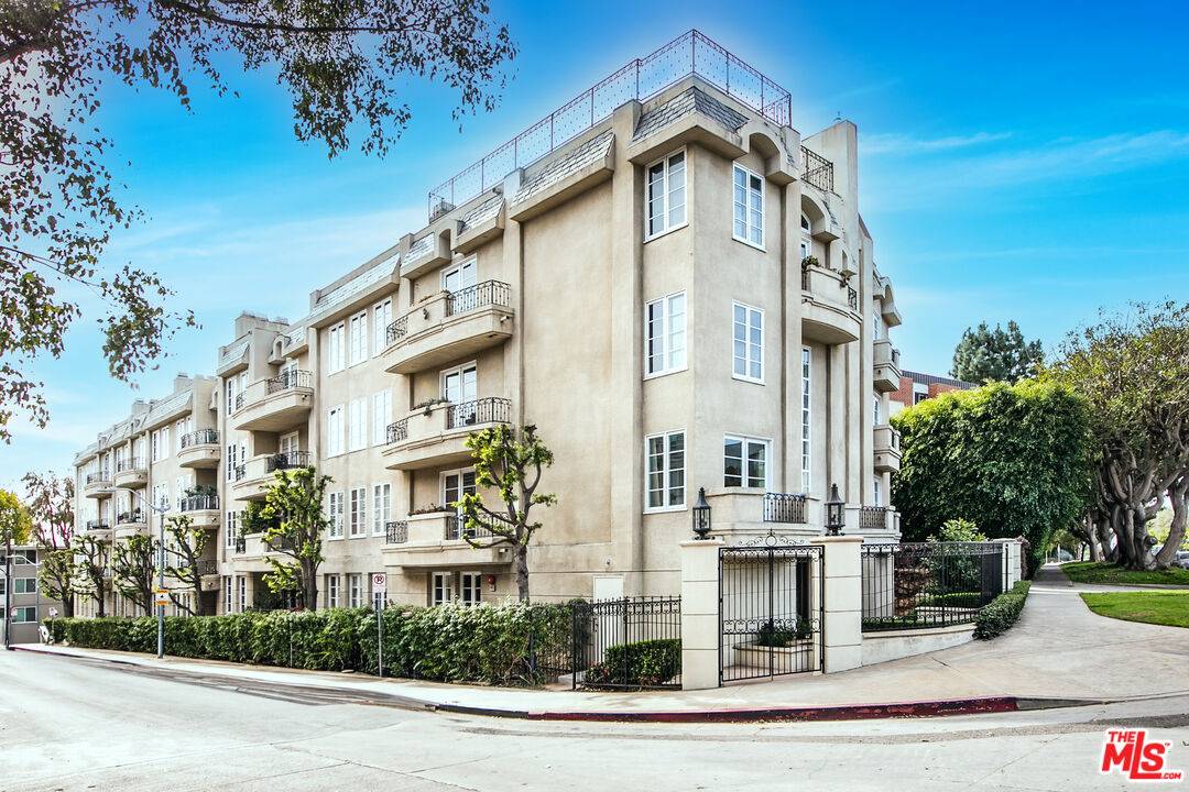 11740 W Sunset Blvd 2.0 Brentwood LA