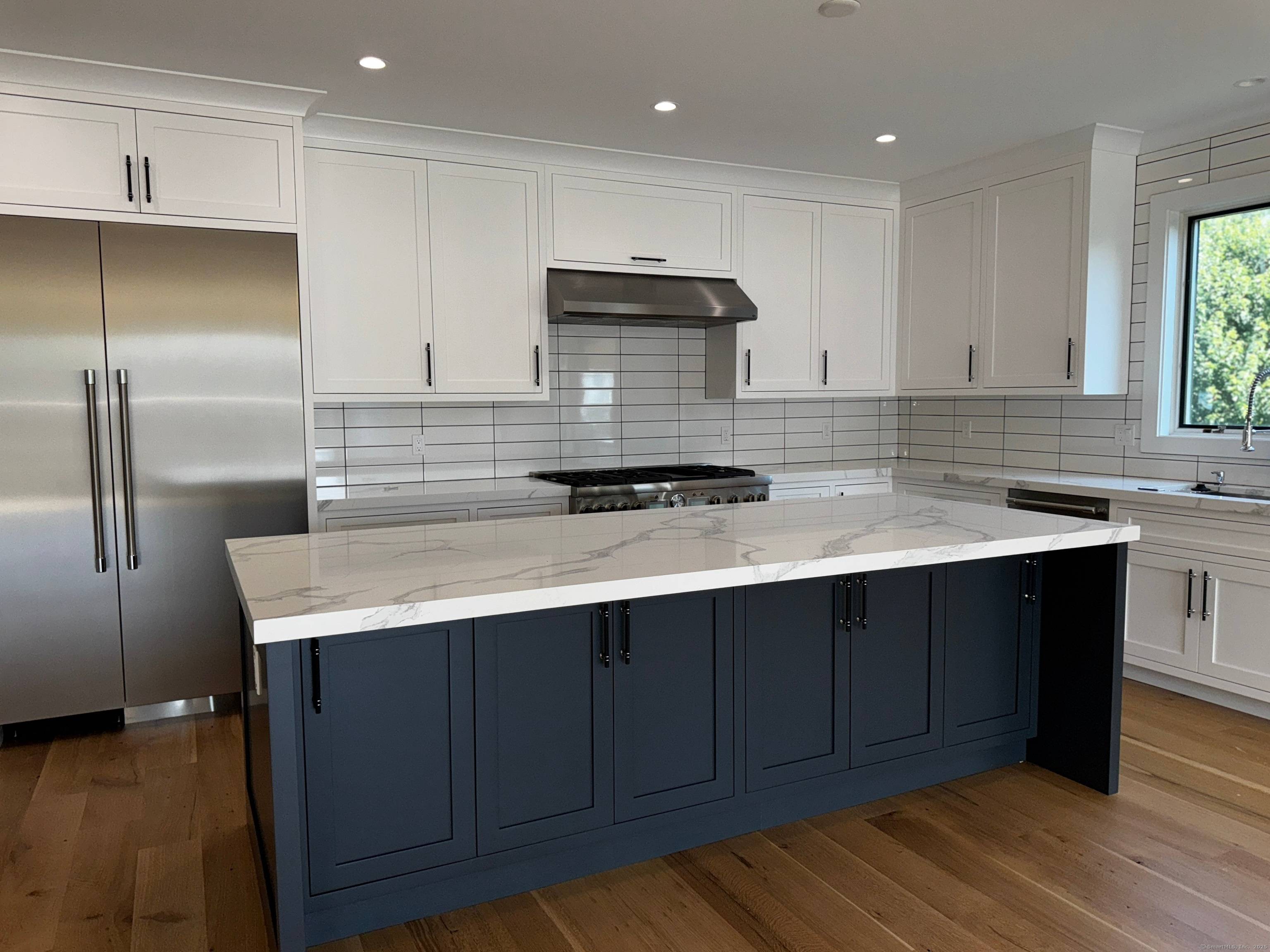 This Luxury Townhouse Condo with 4400 square feet offers an exceptional living experience in its spacious layout.