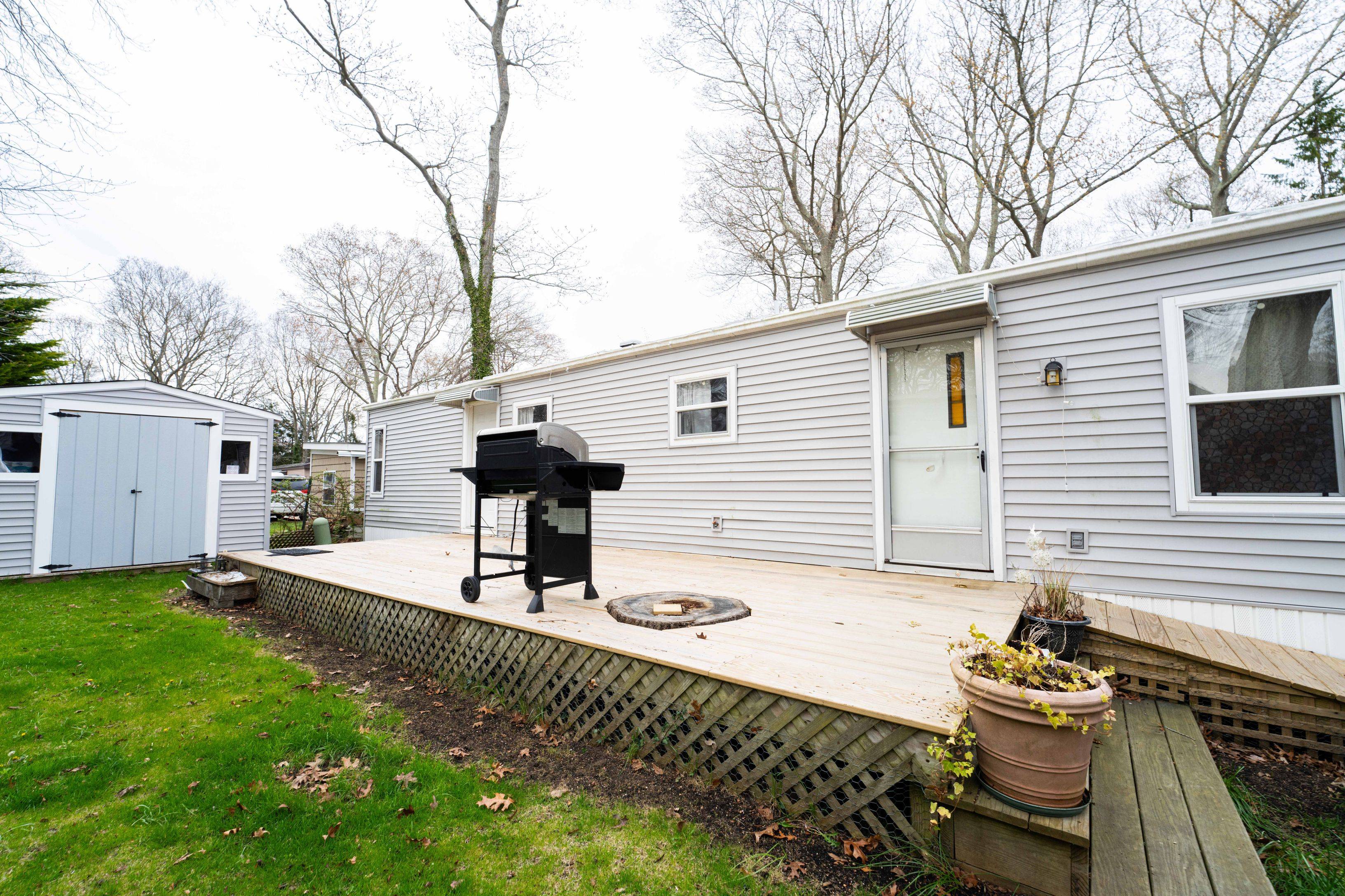 EAST HAMPTON MOBILE HOME NEAR VILLAGE!