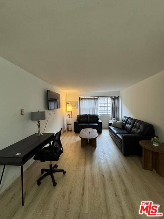 1351  N Orange Dr 1BR Hollywood Hills East La