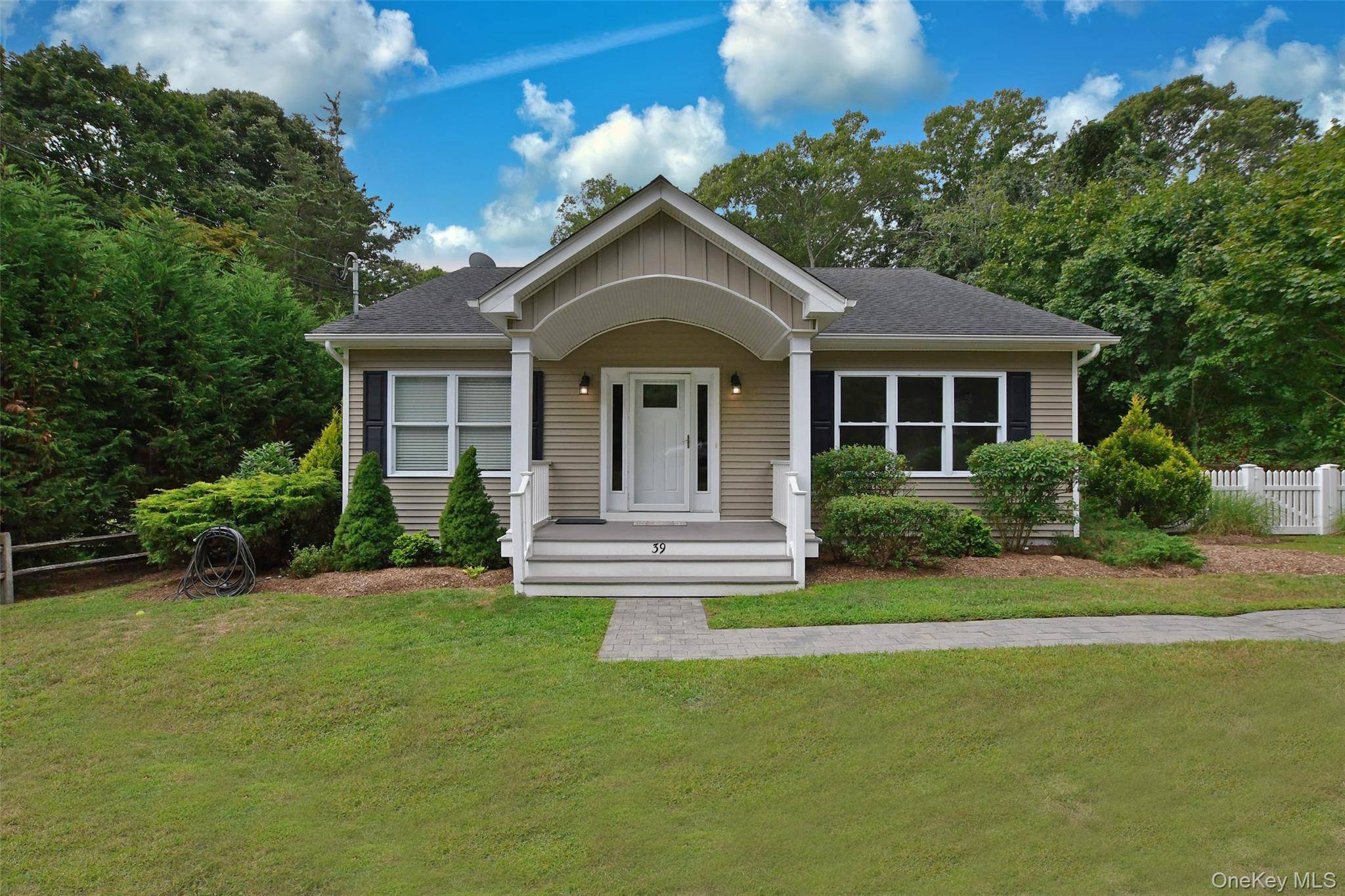 Welcome to this charming ranch style residence.