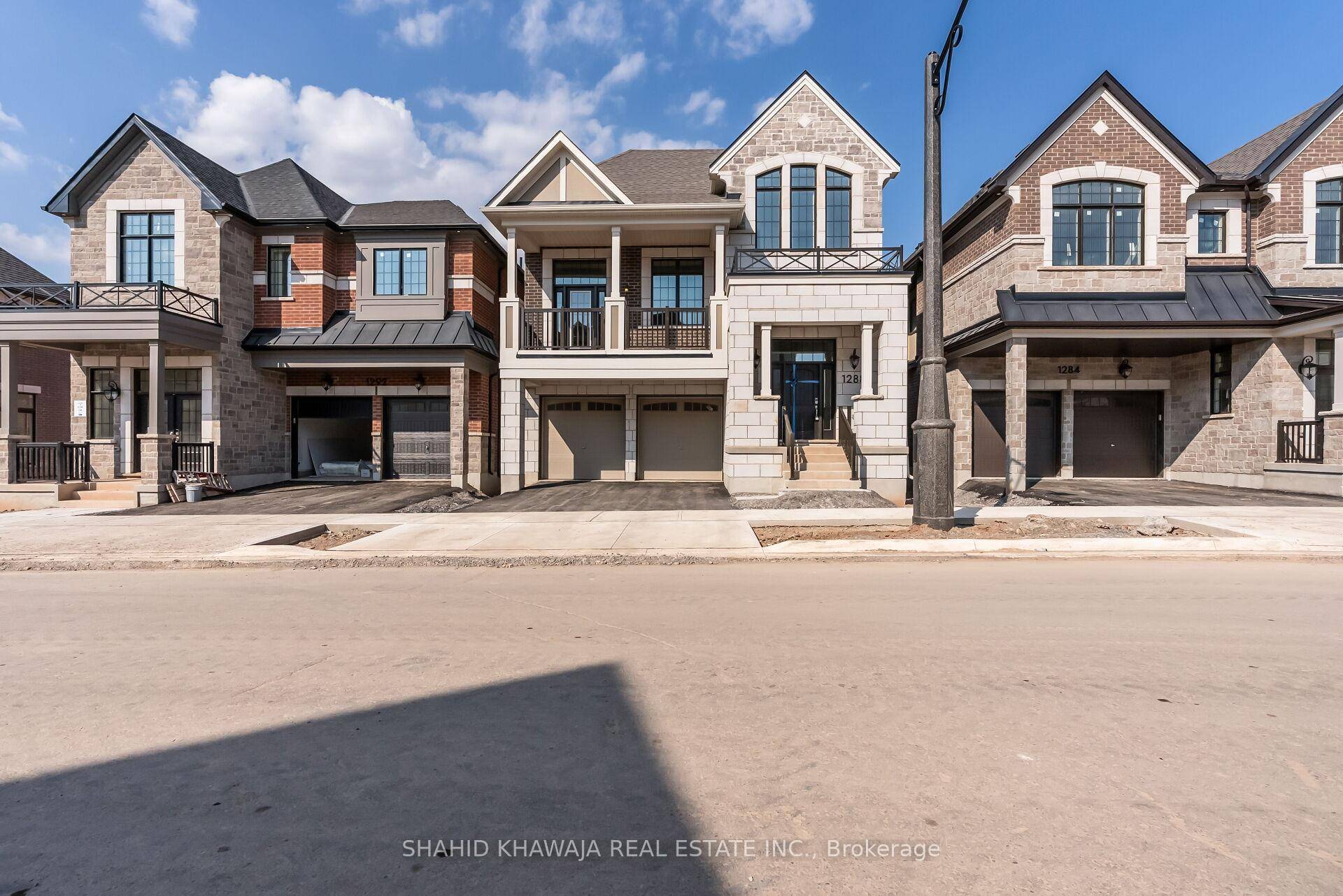 Must See Stunning 4 Bedroom Modern Luxury Home in Upper Joshua Meadows Beautifully upgraded 4 bedroom detached home offering over 3, 000 sq.